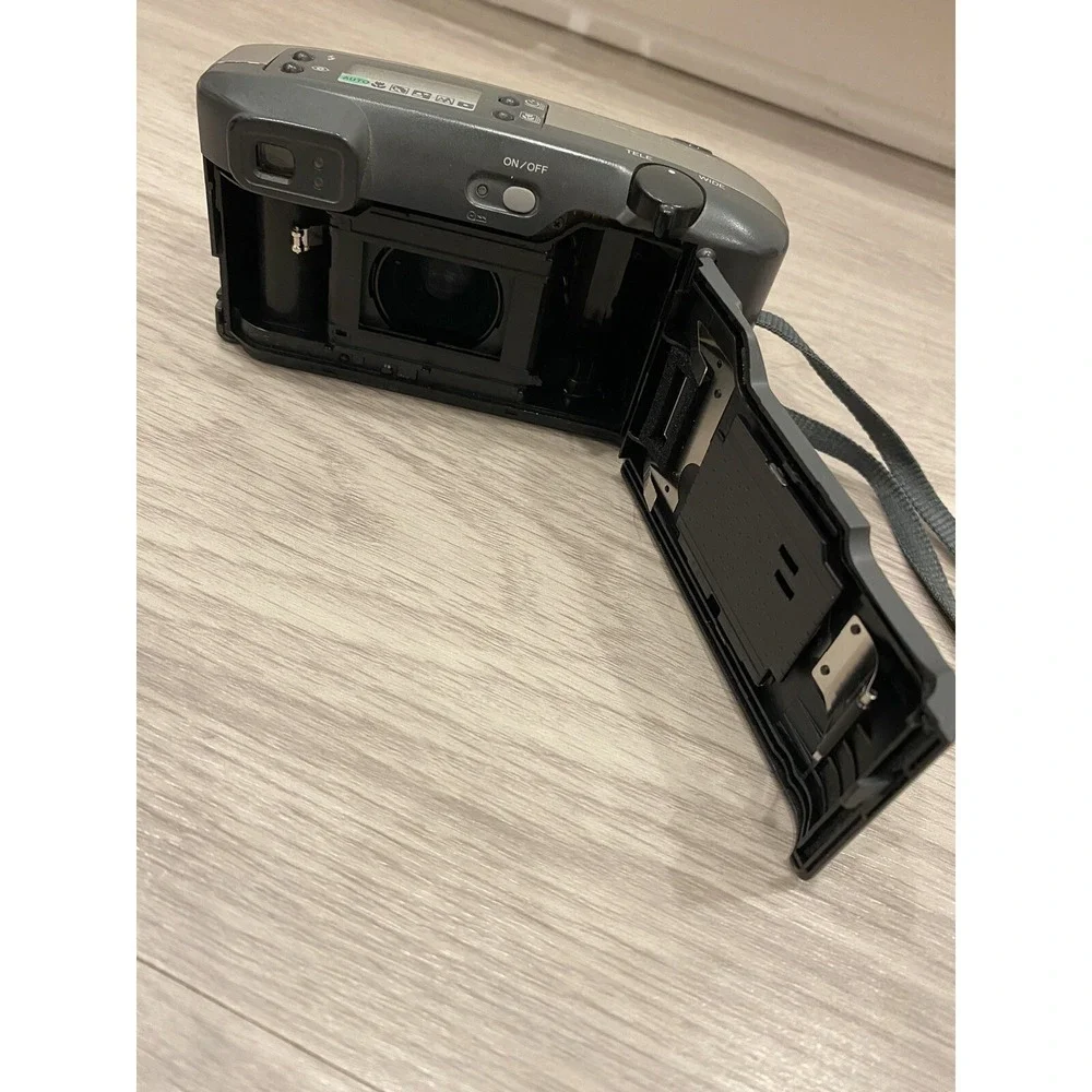 Minolta Riva Zoom 140EX 35mm Film Camera Japan 1995 - FILM  UNTESTED 🎞️
